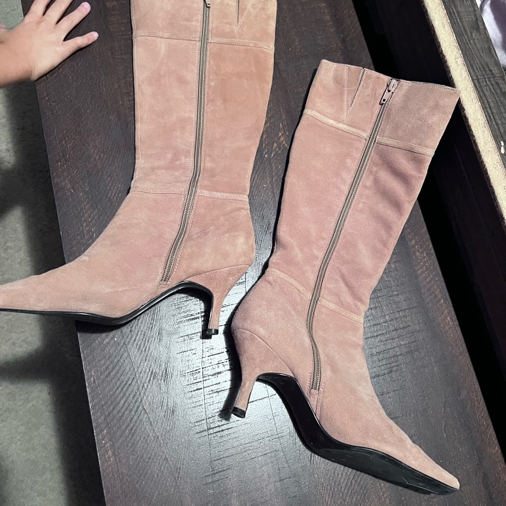 Tall boots - Picture 4 of 6